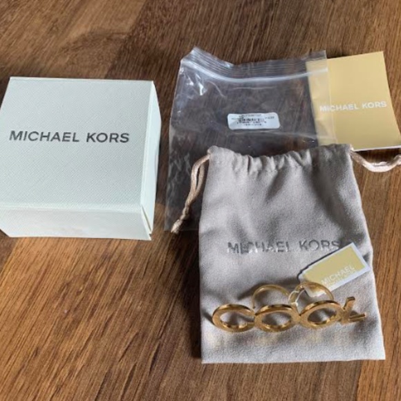 🆕 COOL Multi-Finger Ring - Picture 9 of 10